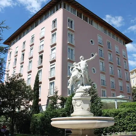 Sunshine Mary Apartman