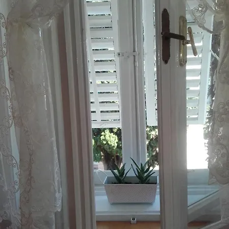 Sunshine Mary Apartment